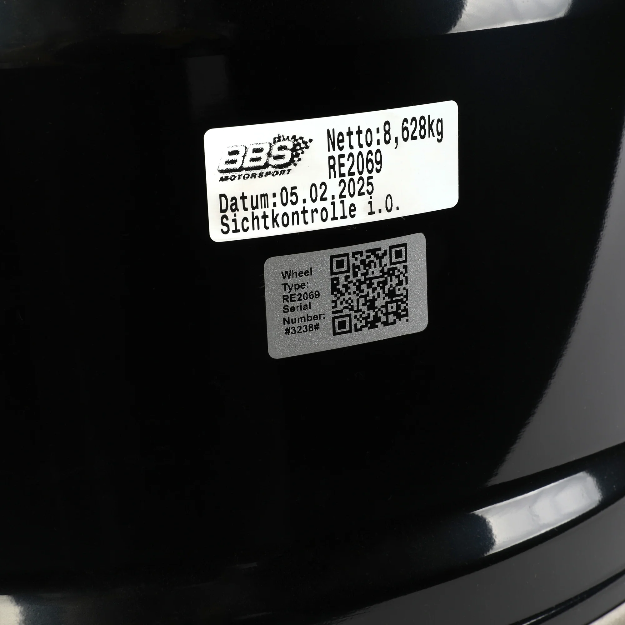 Mercedes AMG Petronas 2025 Rear Wheel Rim Table - Image 7